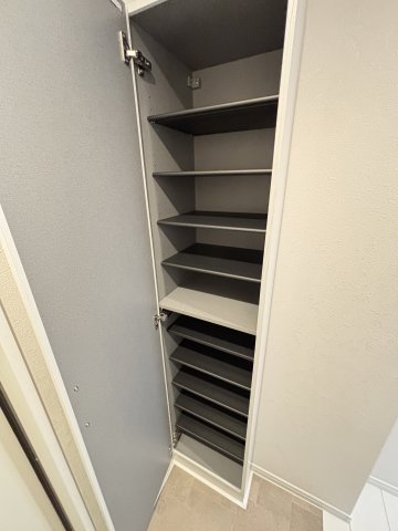 ウィンメゾン薬園台0105号室 収納力のあるシューズボックスです！