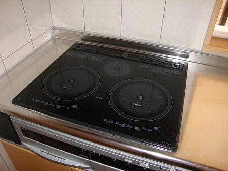 シィーエム・クイーン303号室 ＩＨクッキングヒーター
