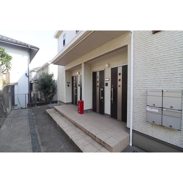 MCメゾン岸根公園 エントランス