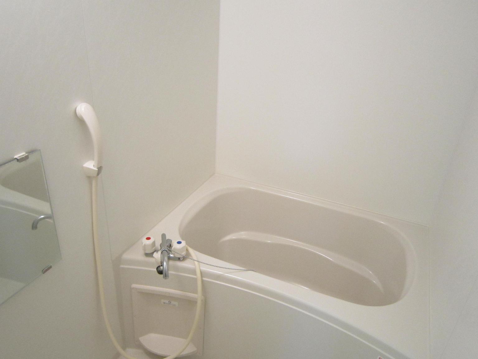 レオパレスフルーハイツ105号室 お風呂