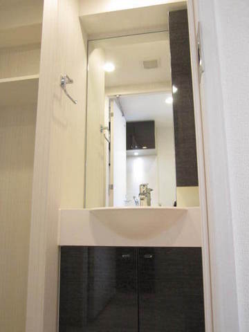 グランド・ガーラ桜木町駅前7階 スタイリッシュなデザインの独立洗面化粧台☆