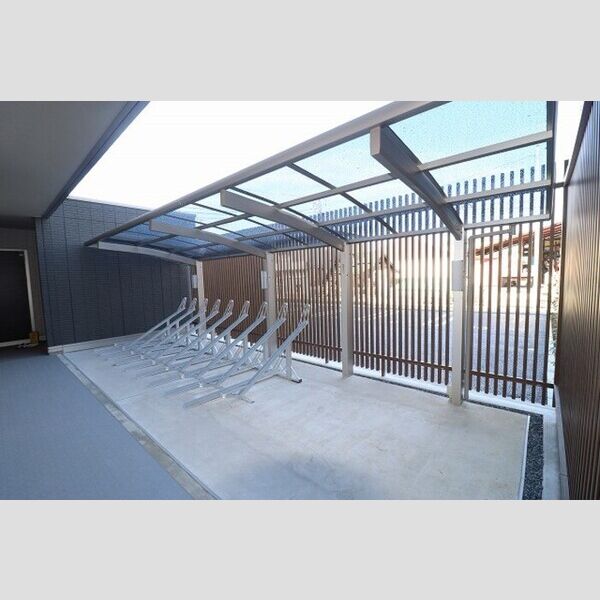 アベニール208号室 駐輪場