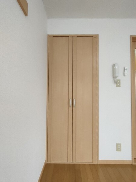 エスポワール弐番館1階 同建物別部屋の参考画像