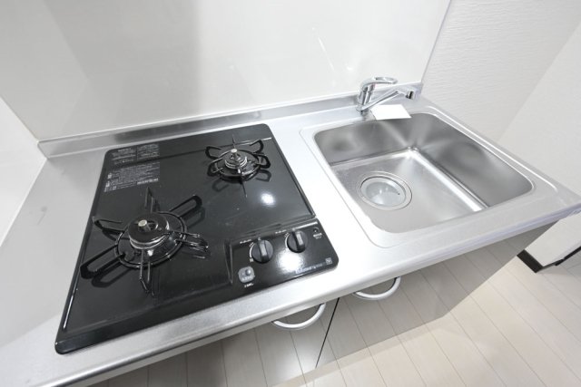 Comfort南千住 システムキッチン（2口ガスコンロ）