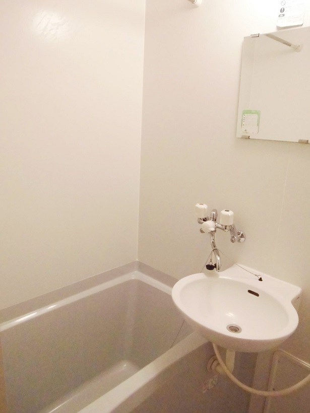 レオパレスパークハイムＮＳ 浴室換気乾燥機