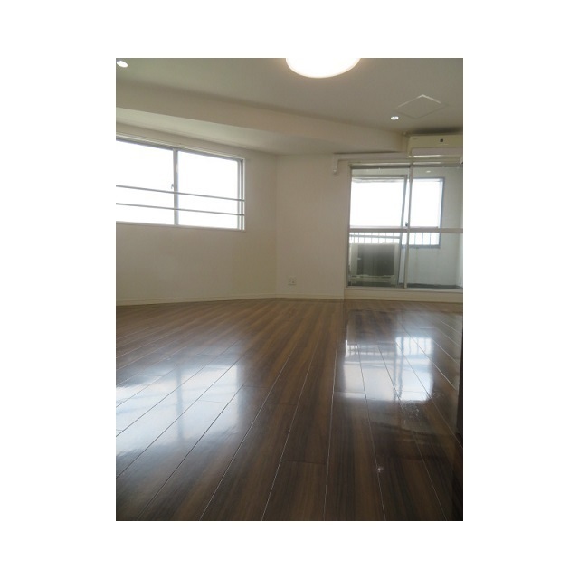 新宿ナショナルコート リビング