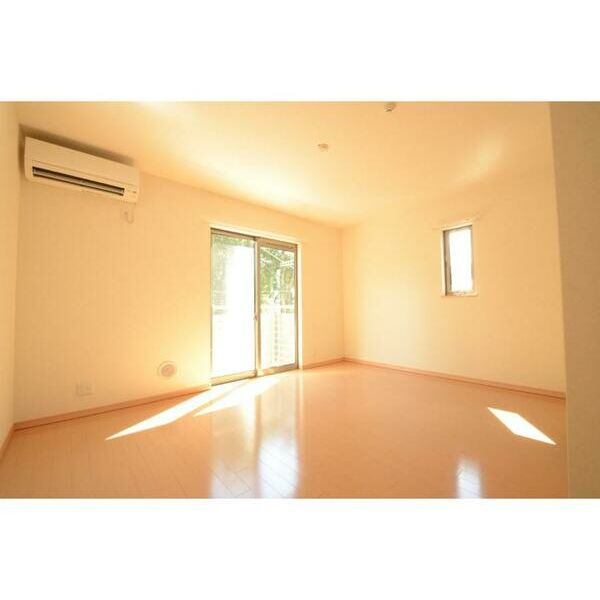 ラヴェールMY　203号室 リビング