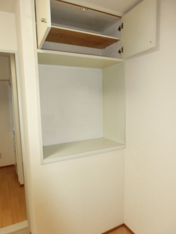 川崎アーバンリズ2階 収納