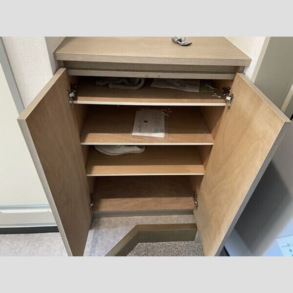 コンフォール小泉203号室 シューズボックス(カウンター)
