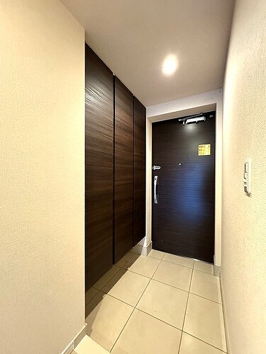 ユードリーム東川口駅前 玄関　※2024年02月撮影