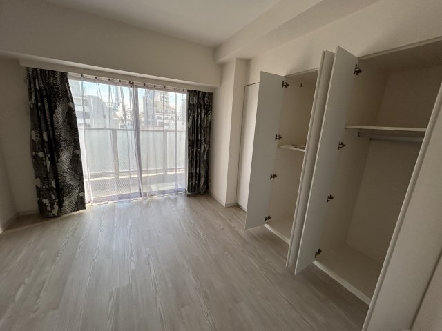 グラントレゾール浅草6階 洋室2