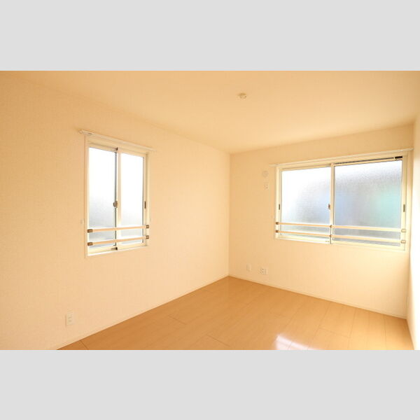 トレグラース　A棟205号室 洋室