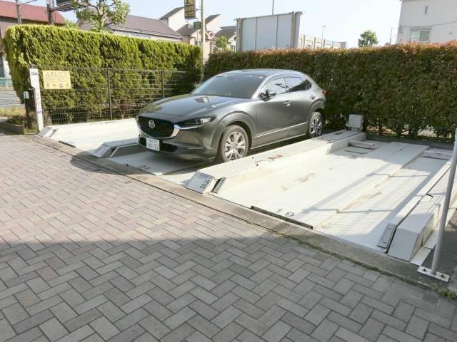 クリオ鶴見八番館 駐車場