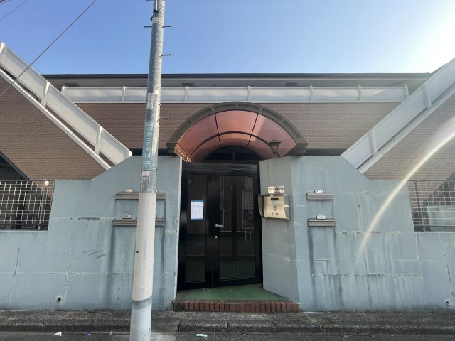 ハウス松園0102号室 エントランス