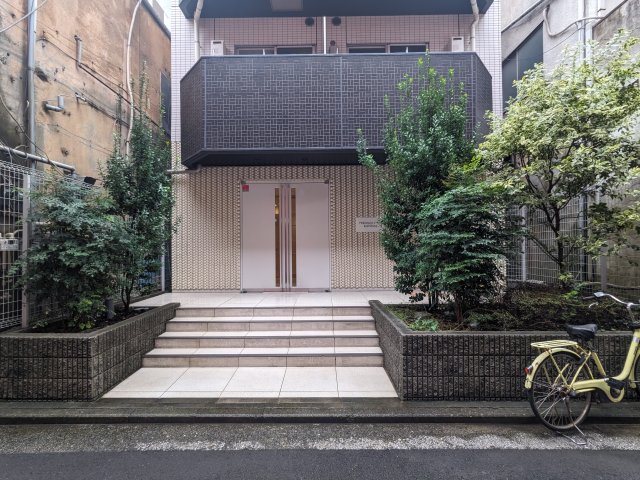 プレミアムキューブ関内204号室 エントランス