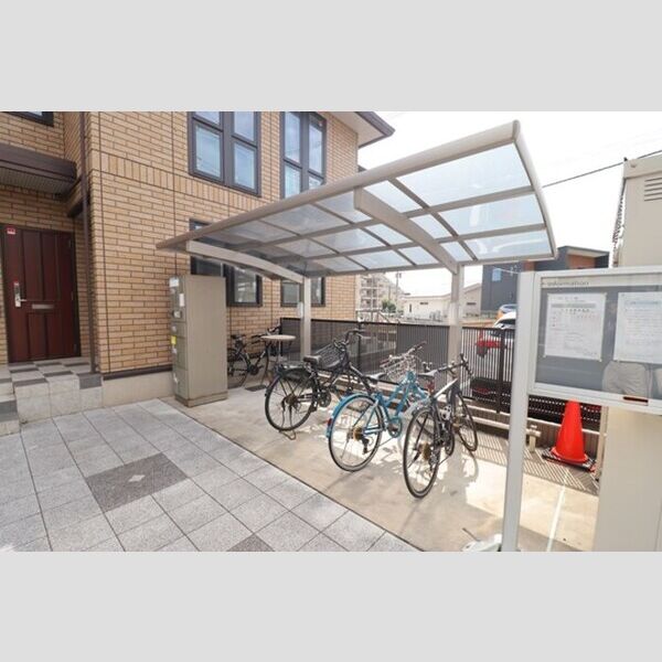 グレイス 駐輪場