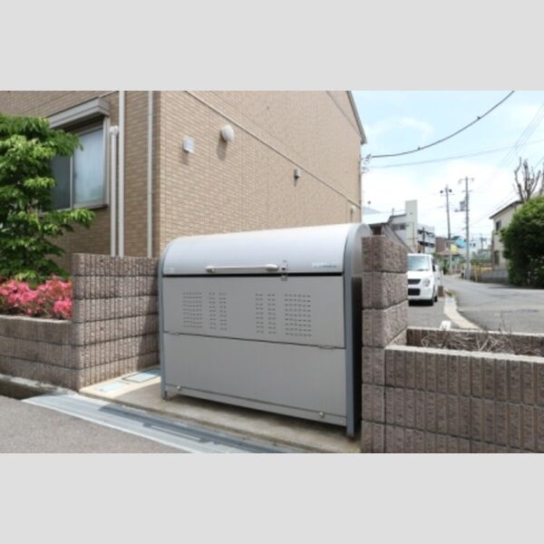 アンベリール 敷地内ゴミ置場