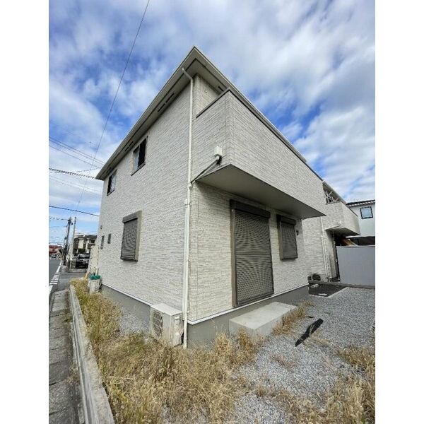 越谷市テラスハウスの外観画像