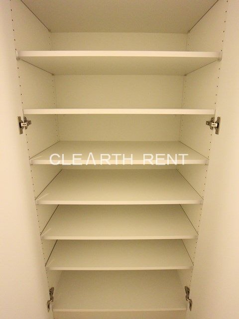 コンシェリア新橋 ＭＡＳＴＥＲ’Ｓ ＶＩＬＬＡ14階 大容量のシューズクローゼット/靴以外の収納にも便利です