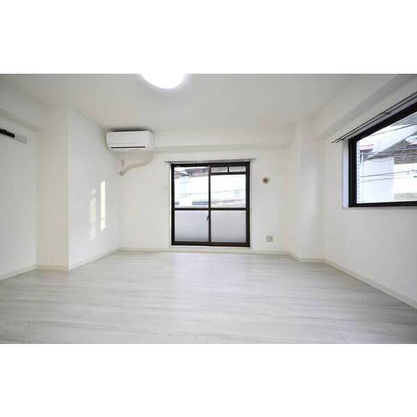 シャトル五反野 リビング