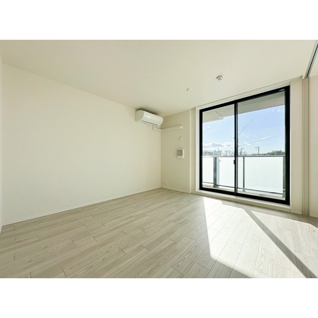 ザ・ケンジントン・レジデンス上池台0301号室 リビングダイニング