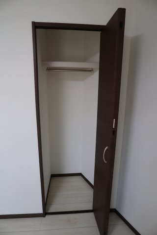 ベイルーム釜利谷204号室 収納