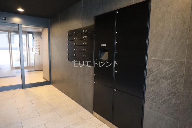 アトリオフラッツ中野1階 宅配・メールコーナー