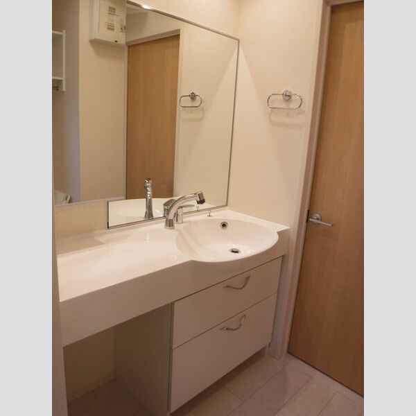ラテル301号室 洗髪洗面化粧台