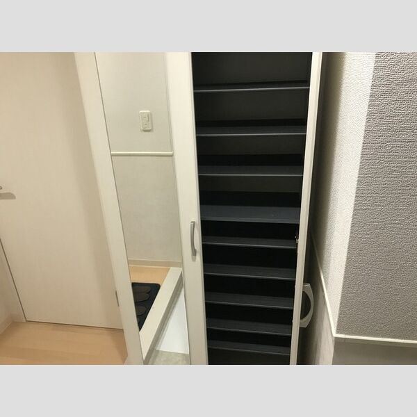 アビティ砧211号室 シューズボックス