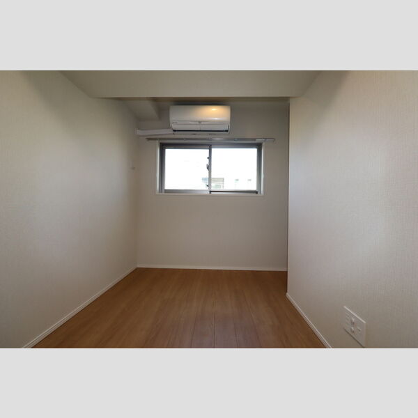 サンジョイアゼロ213号室 洋室5.4帖