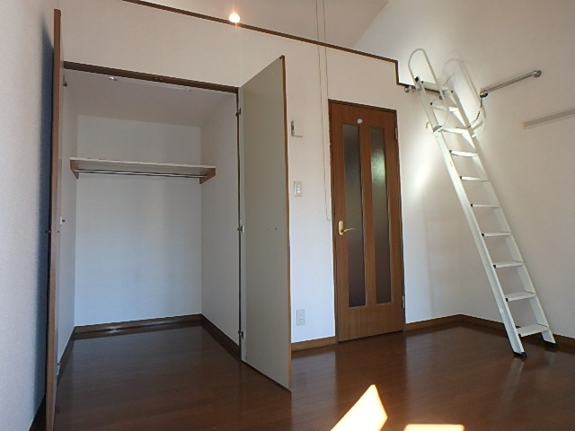 メルベーユワコー2階 収納