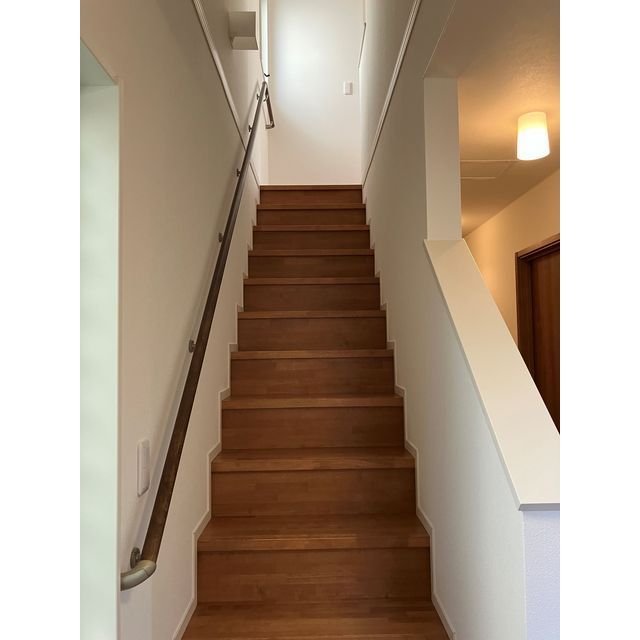 ポプラ倶楽部２５1号室 階段　2025年7月撮影