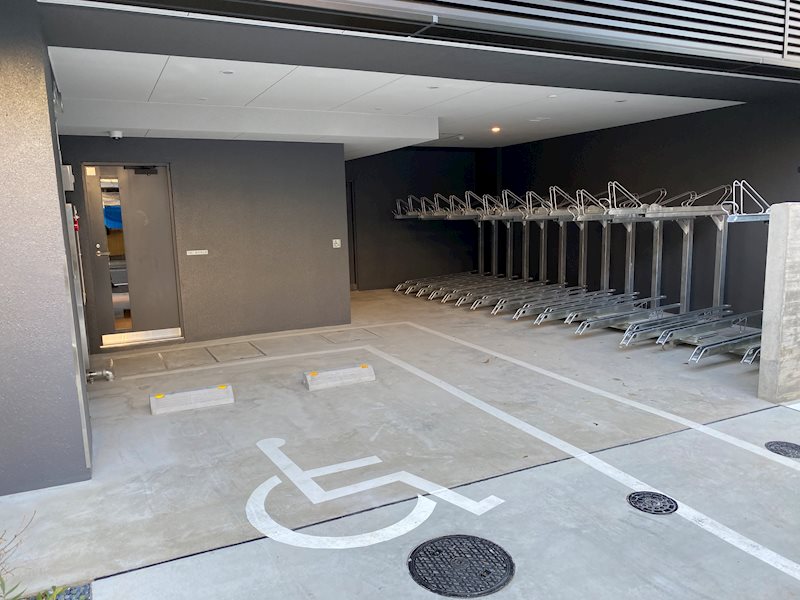 ブランシュワ1階 駐車場