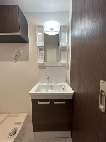 ベイルーム本厚木旭町302号室 シャワー付き洗面台ですごく便利！！