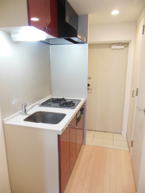 グランド・ガーラ新横浜North2階 ２口コンログリル付のシステムキッチン♪