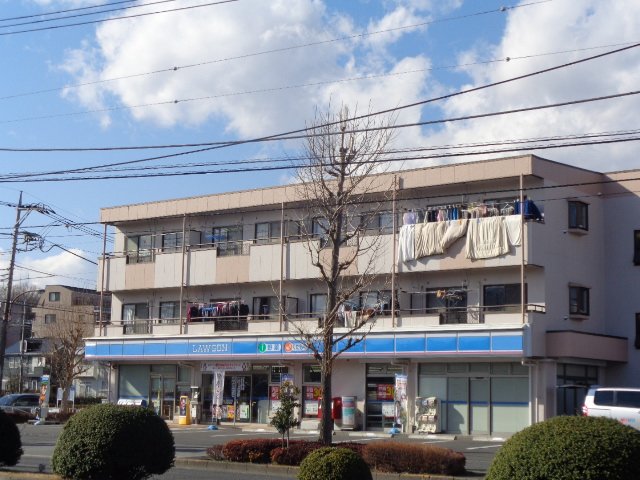 ドミールシャルム ローソン八王子松木店まで250ｍ