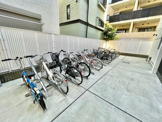 ラクラス四谷三丁目4階 自転車置場