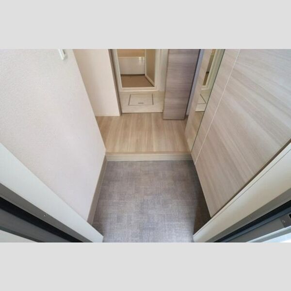 フルーレ101号室 玄関