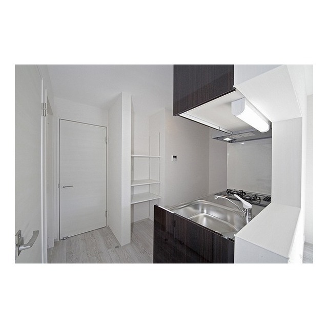 レザン　ベルク102号室 ﾊﾟﾝﾄﾘｰ(ｽﾄｯｸ)棚あり