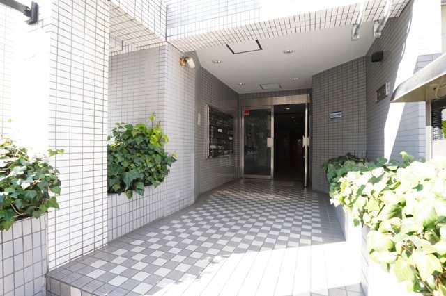 成加パラシオン7階 エントランス