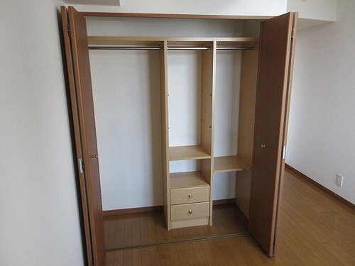 ライオンズステージ目黒本町 クロゼット　※2022年3月撮影