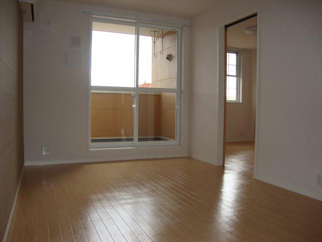 ウイングコート 室内（イメージ）