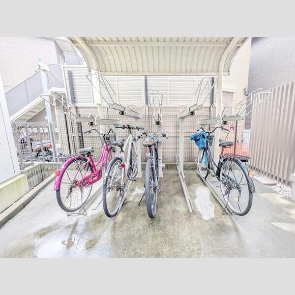 スプルース ヴィラ 駐輪場