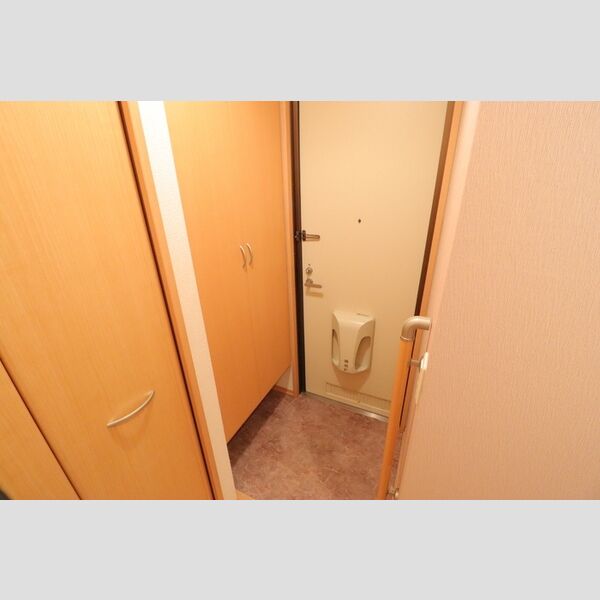 エバーグリーンガーデン　A202号室 玄関