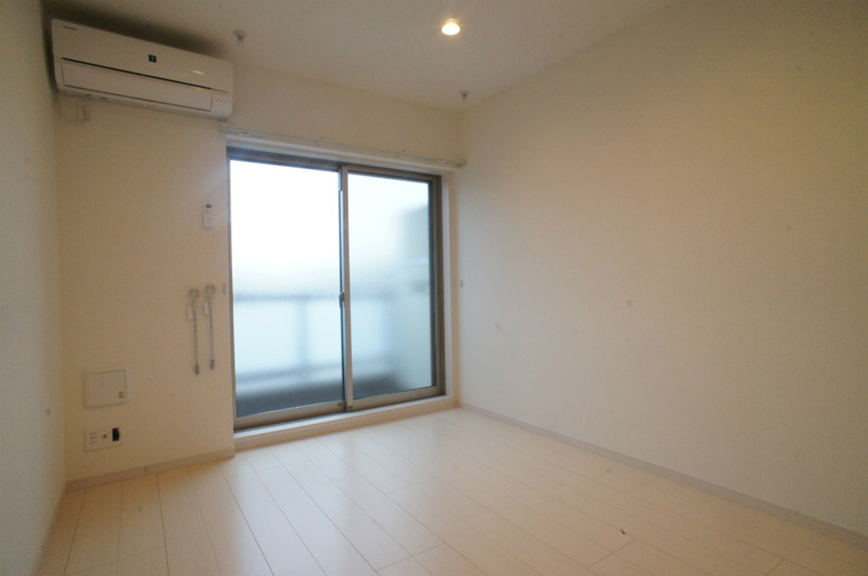 リブリ・エステラ 内観