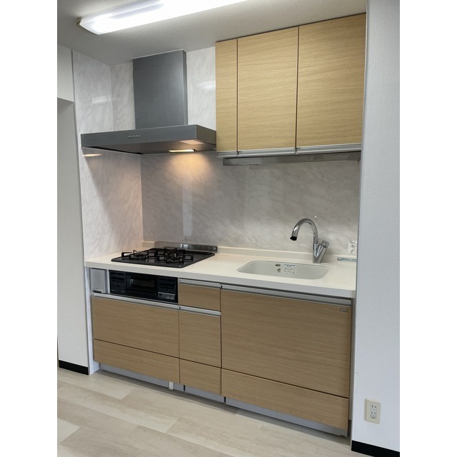 ポム・ドゥ・パン102号室 内観