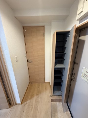 アヴァンス六浦南 玄関