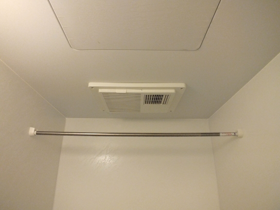 レオパレスソレイユⅡ111号室 浴室乾燥機付き