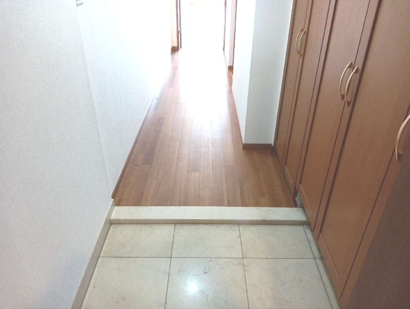 クリオレミントンヴィレッジ国立 玄関