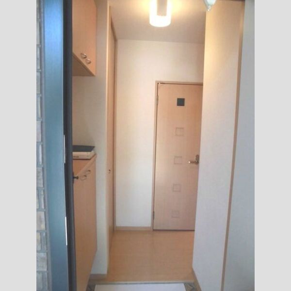 フォンティーヌ　　A102号室 玄関